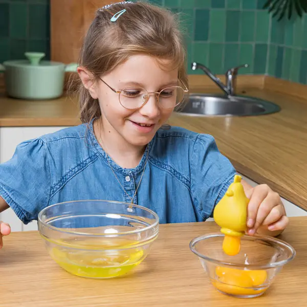 Eggs-separator-shooting-kid2-600x600-RVB.webp