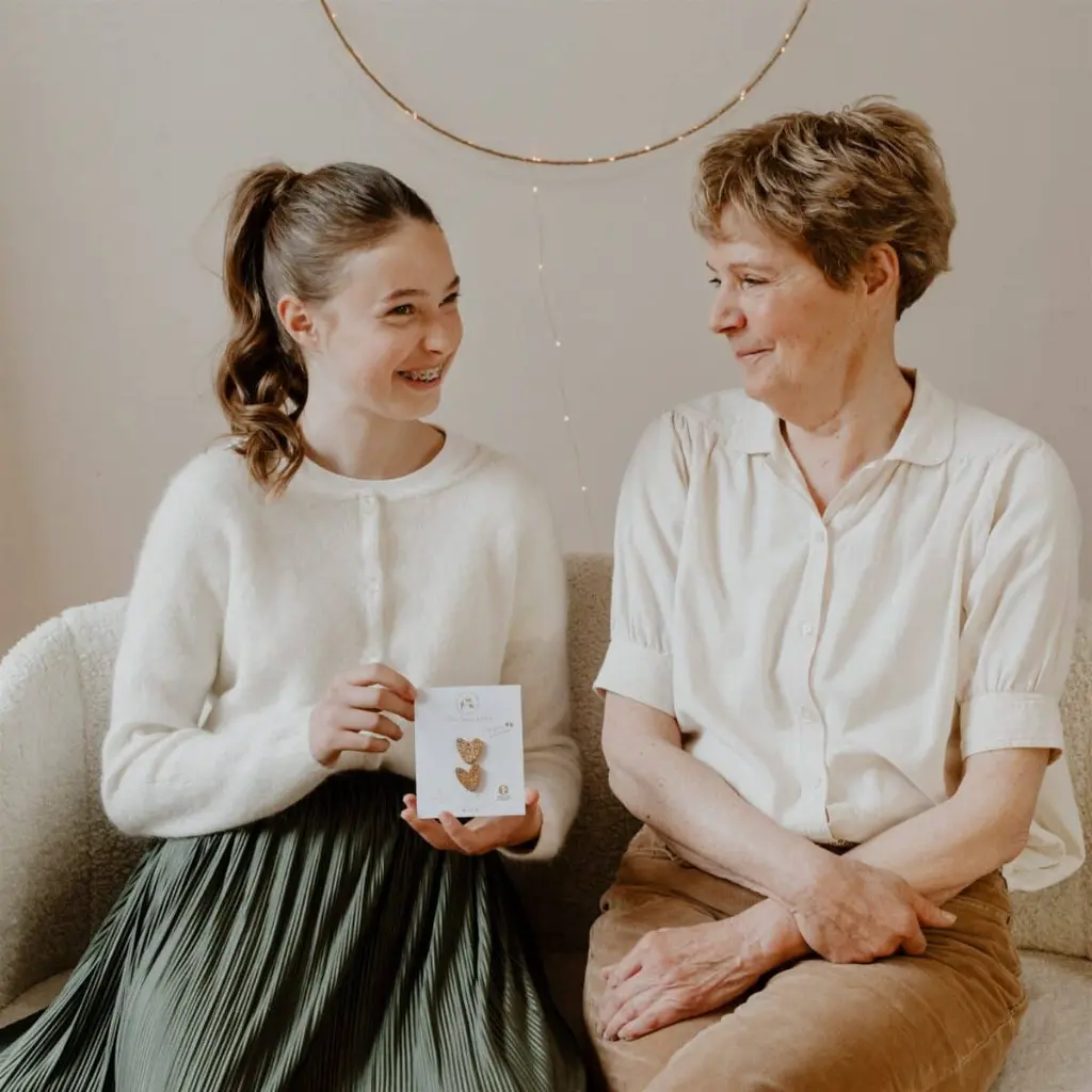 Les petites hirondelles - Pin's feutrine pailletée