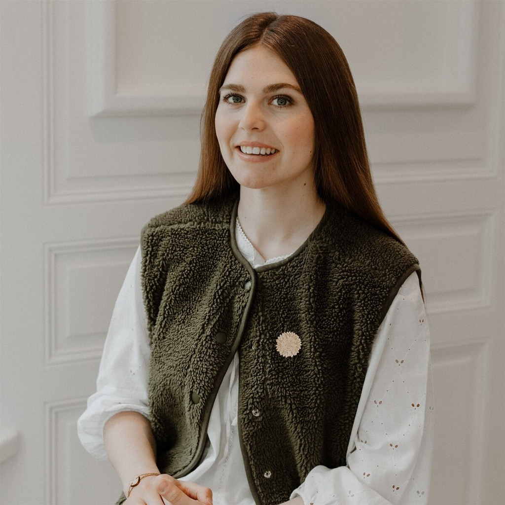 Broche-en-laiton-dore-tournesol-Les-Petites-Hirondelles