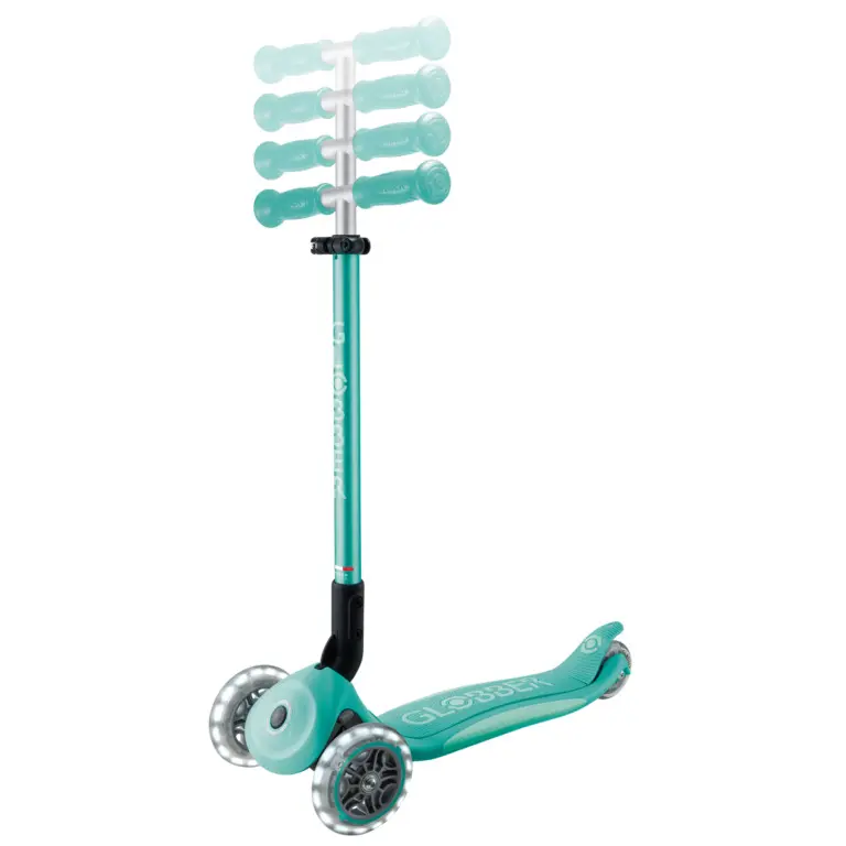 439-706-2_adjustable-3-wheel-scooter-with-lights-768x768.webp