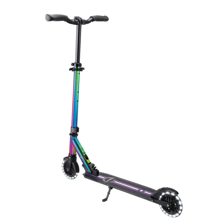 721-401_light-up-2-wheel-scooter-1-768x768.webp