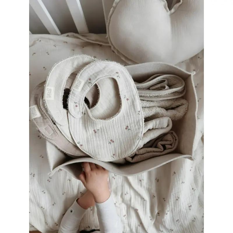 lot-3-bavoirs-cherry (1).webp