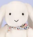 Doudou et Compagnie - Lapin doudou - Peluche lapin fleurette blanc