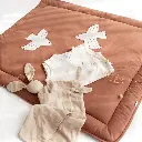 Tapis_de_parc_Pure_coton_75x95cm_PIUMA_Moka (1).webp