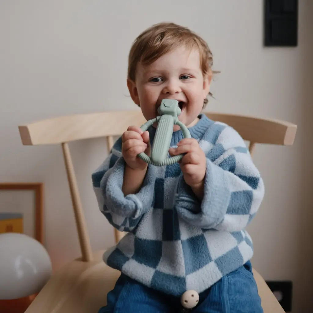 mushie--rattle-robot-teether (3).webp