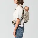 cyb_25_int_y090_amya_albe_backcarrying_child_1997656df86a9370.webp