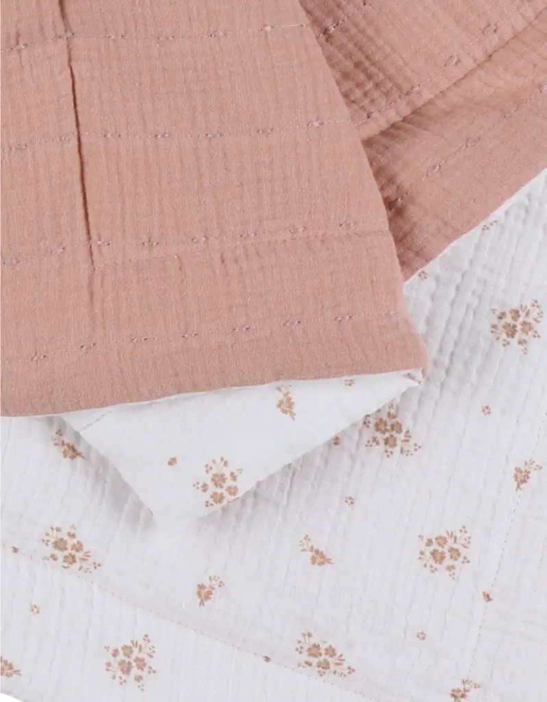 vf-couverture-75-100cm-mousseline-bio-fleurs-d-antan_1200_1200-2663397.webp