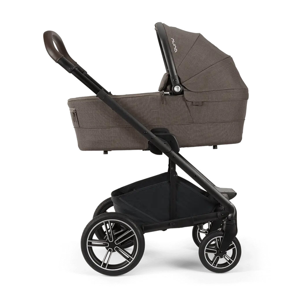 nuna_mixxnext_carrycot_2026_chestnut_profile_stroller_gl_web.webp