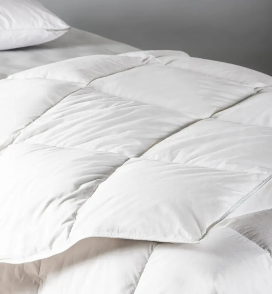 couette-enfant-lanai-en-duvet-et-plumes (3).webp