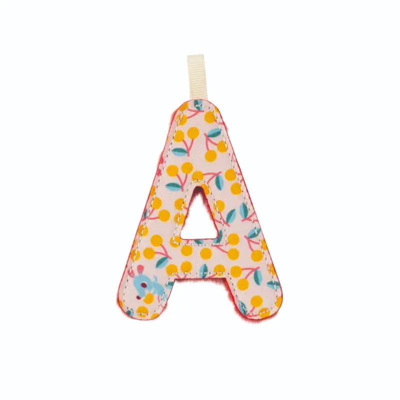 lettre-a-en-tissu-rose-reversible-phosphorescente (3).webp