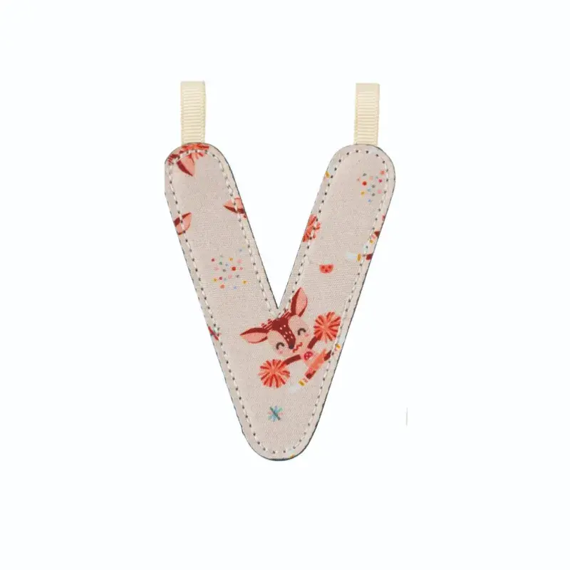 lettre-v-en-tissu-reversible-phosphorescente (1).webp