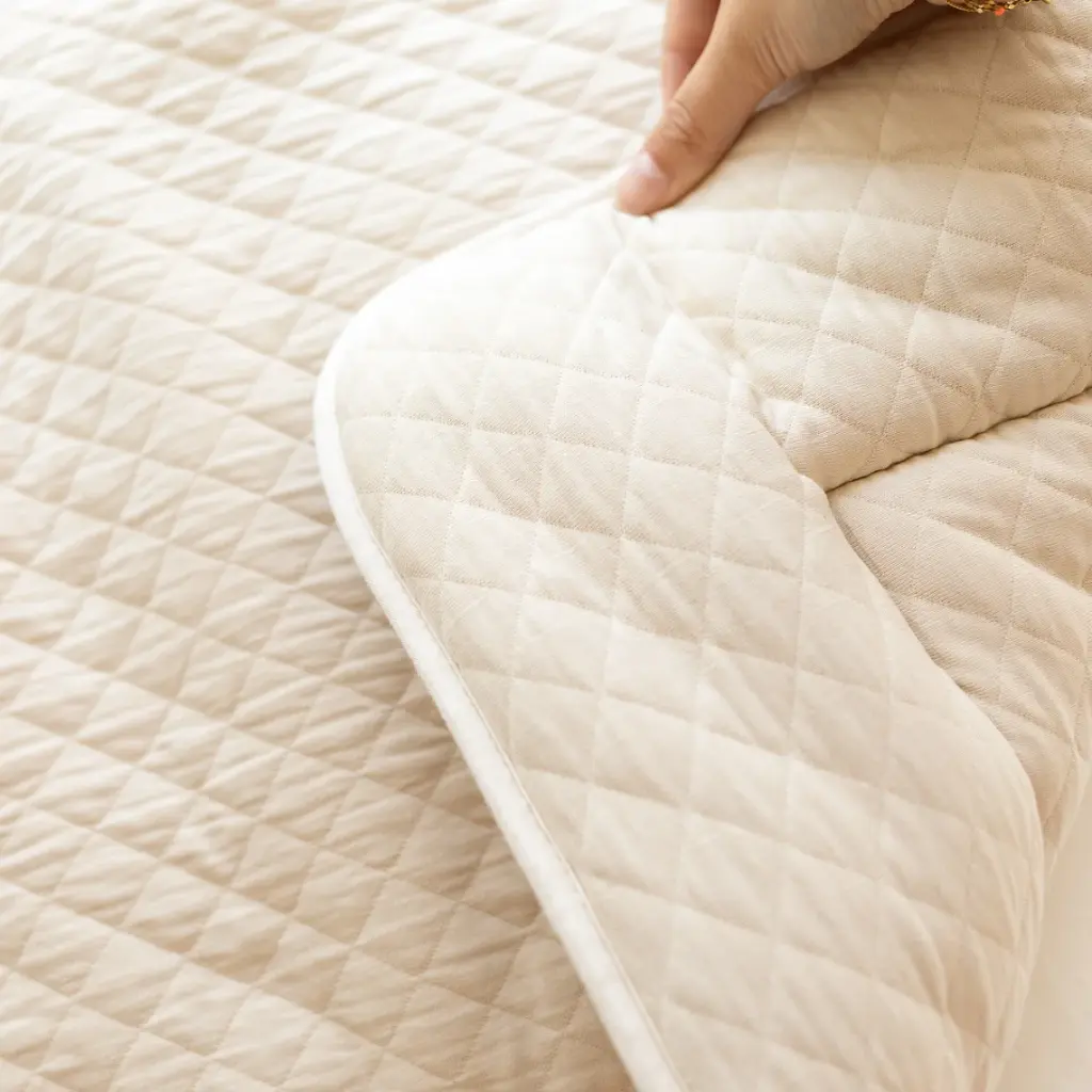 Tapis_de_parc_Confort_matelasse_75x95cm_QUILT_Cream (5).webp