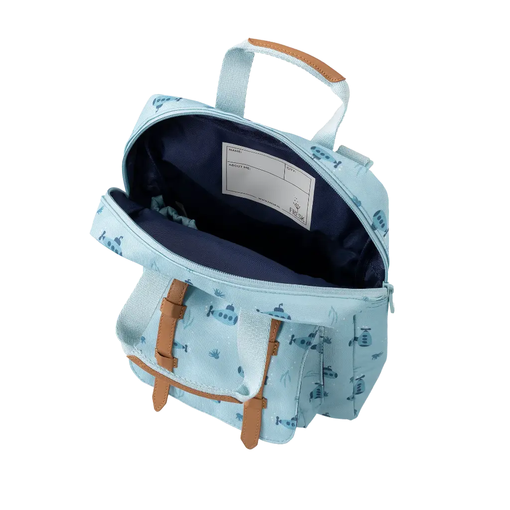 Rob_-_fresk-FB800-72-backpack-small-submarine-d.webp