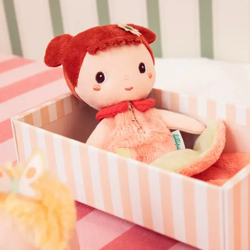 petite-poupee-en-tissu-jil-18-cm (1).webp