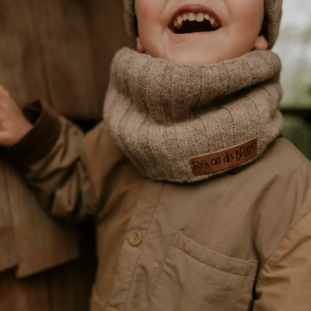 TOUR_DE_COU_LAINE_TAUPE_1.webp