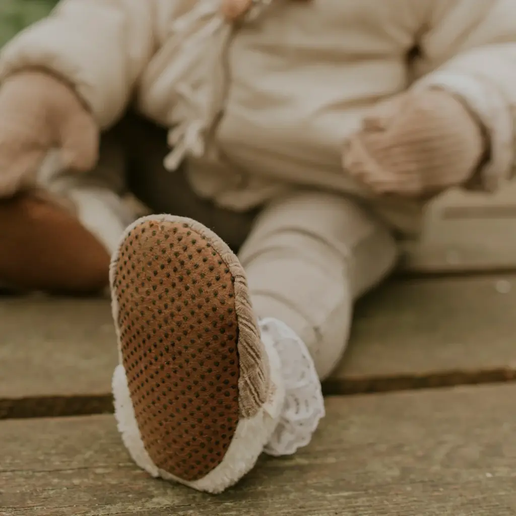 chaussons_velours_taupe_5.webp