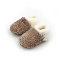 chaussons-velours-taupe-4.webp