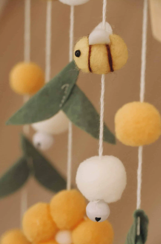 Little Loua - Mobile Bébé Fait Main - Yellow Bees