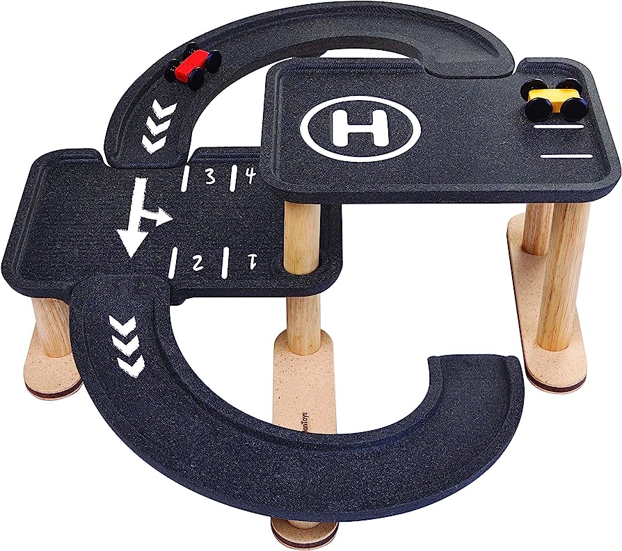 Plan Toys - Garage en bois recyclé/Race N Play Parking Garage - Dès 3 ans