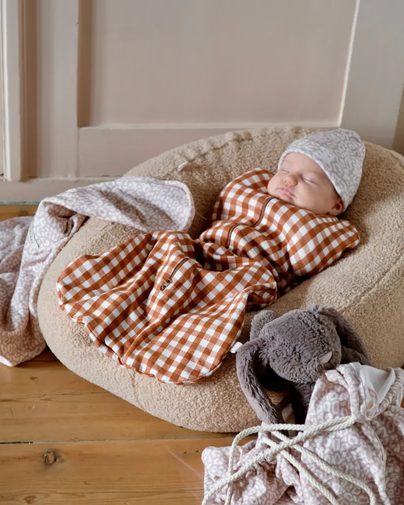 Tante Reine - Emmailloteuse - Vichy