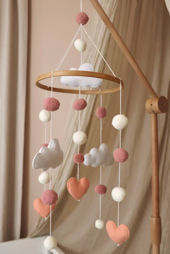 Little Loua - Mobile Bébé Fait Main - Coeurs roses