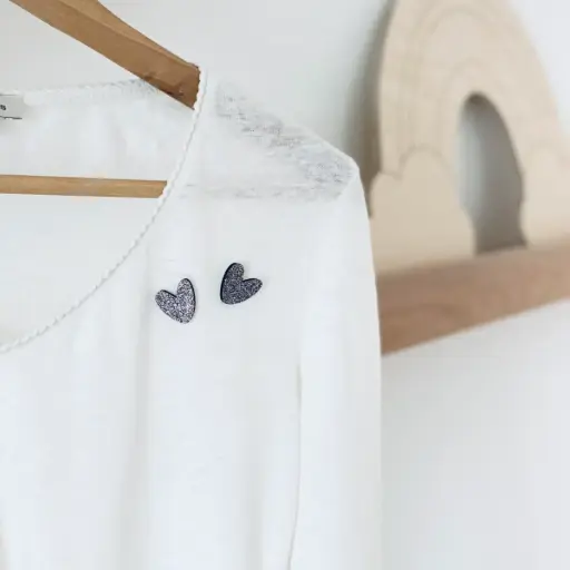 Les petites hirondelles - Pin's feutrine pailletée - Coeurs à partager - Multicolore