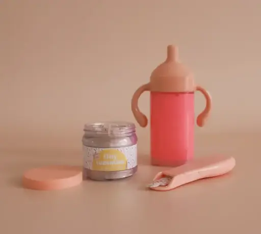 Tiny Harlow - Box Anniversaire - Biberon de lait fraise & Petit pot magique Cake